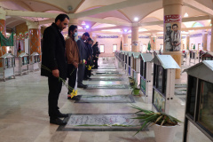 عطر افشانی گلزار شهدا به مناسبت دهه فجر توسط جهادگران استان بوشهر