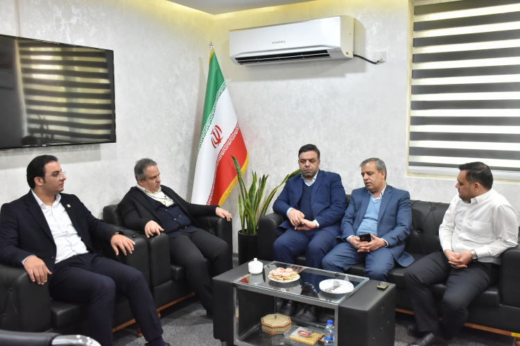 نشست مشترک مدیران جهاددانشگاهی و شرکت پازارگاد با هدف بررسی راهکارهای توسعه آموزش‌های تخصصی و مهارتی