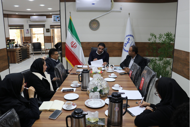 بررسی راه‌اندازی مرکز آموزش دشتستان و توسعه پروژه‌های راهبردی در جلسه شورای اداری جهاددانشگاهی بوشهر